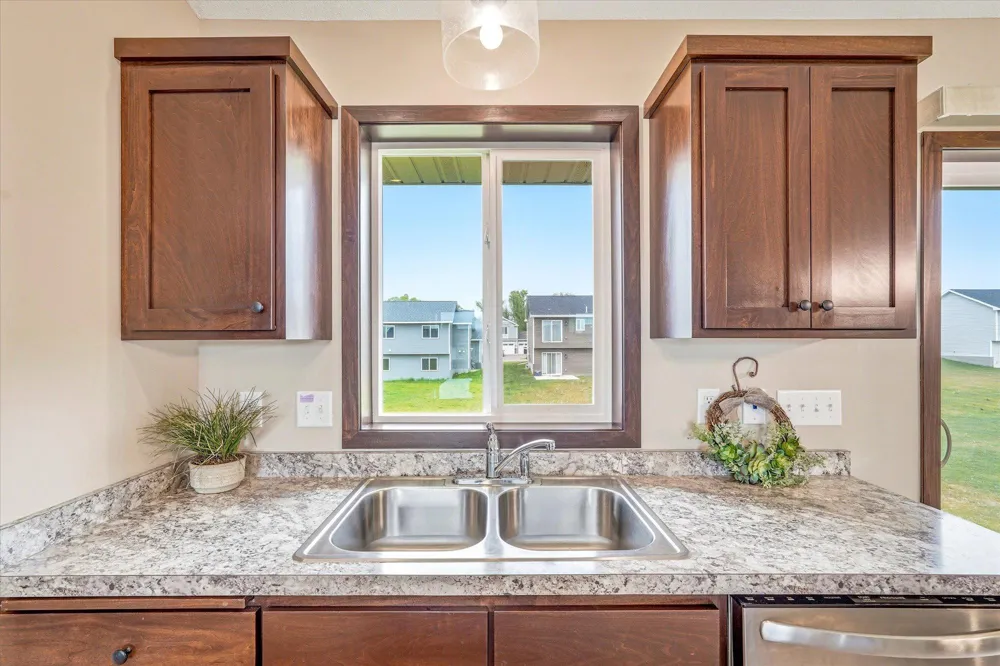 422 Bluebird Drive NW Isanti, MN 55040