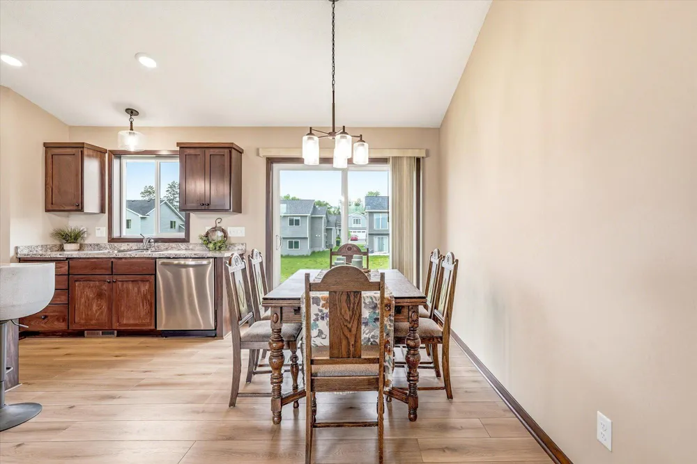 422 Bluebird Drive NW Isanti, MN 55040