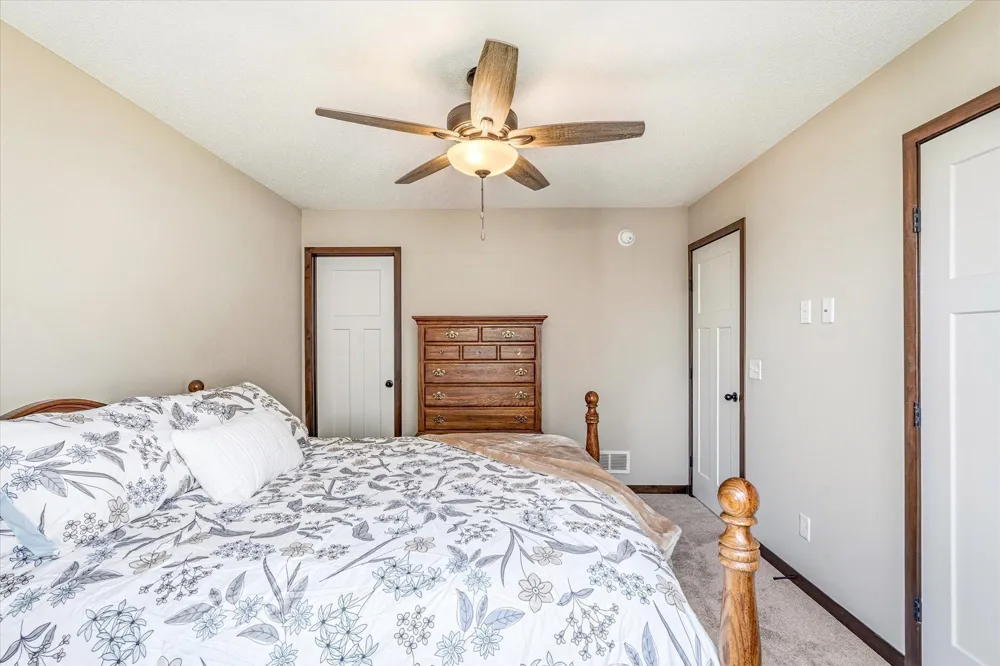 422 Bluebird Drive NW Isanti, MN 55040