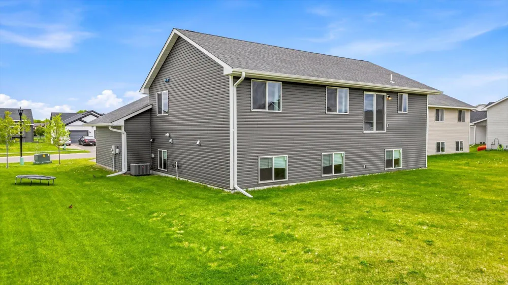 422 Bluebird Drive NW Isanti, MN 55040