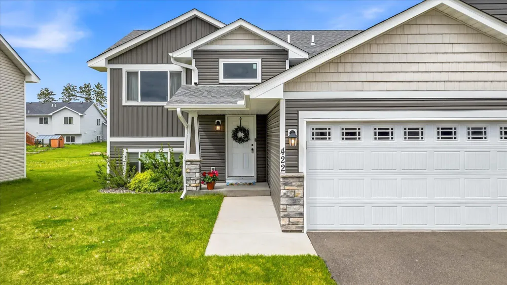 422 Bluebird Drive NW Isanti, MN 55040