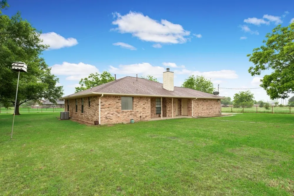 1627 Easy Street Seagoville, TX 75159