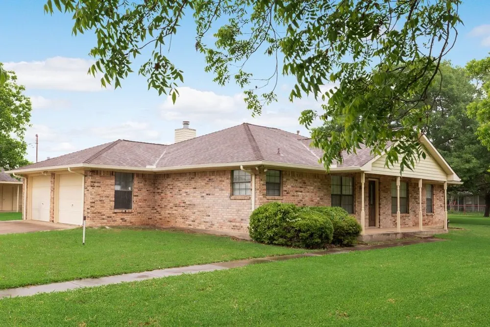 1627 Easy Street Seagoville, TX 75159