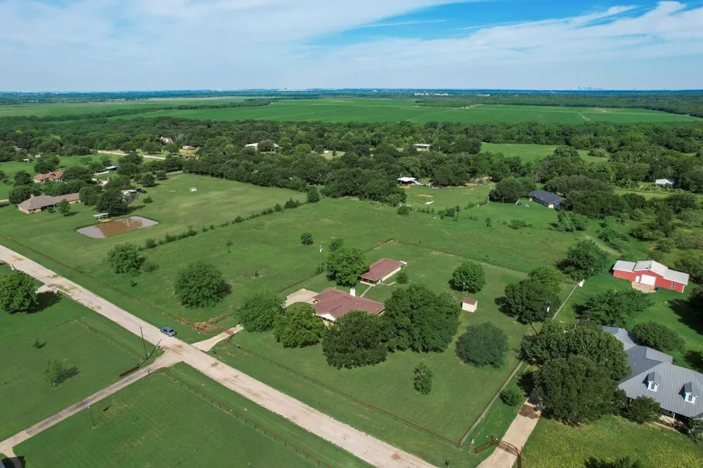 1627 Easy Street Seagoville, TX 75159