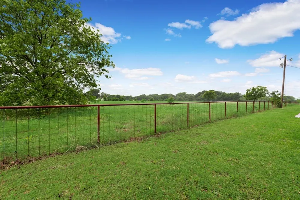 1627 Easy Street Seagoville, TX 75159