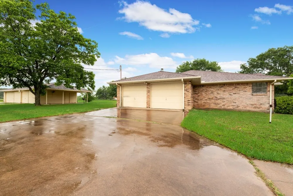 1627 Easy Street Seagoville, TX 75159