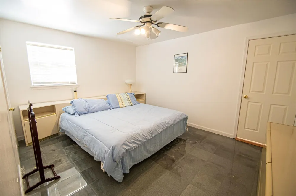 2650 W Lucas Drive Beaumont, TX 77706