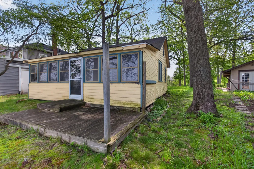 5036 Schrah Drive Waterloo Township, MI 49259