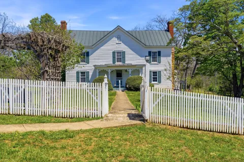 15 CHILTON LANE