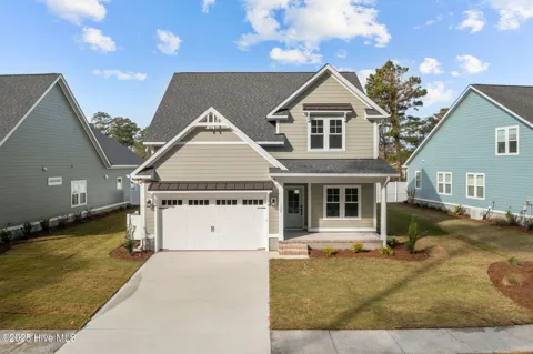 126 Pine View Boulevard