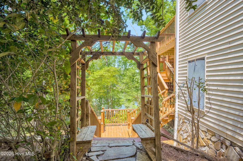201 Rhett Drive Mccormick, SC 29835