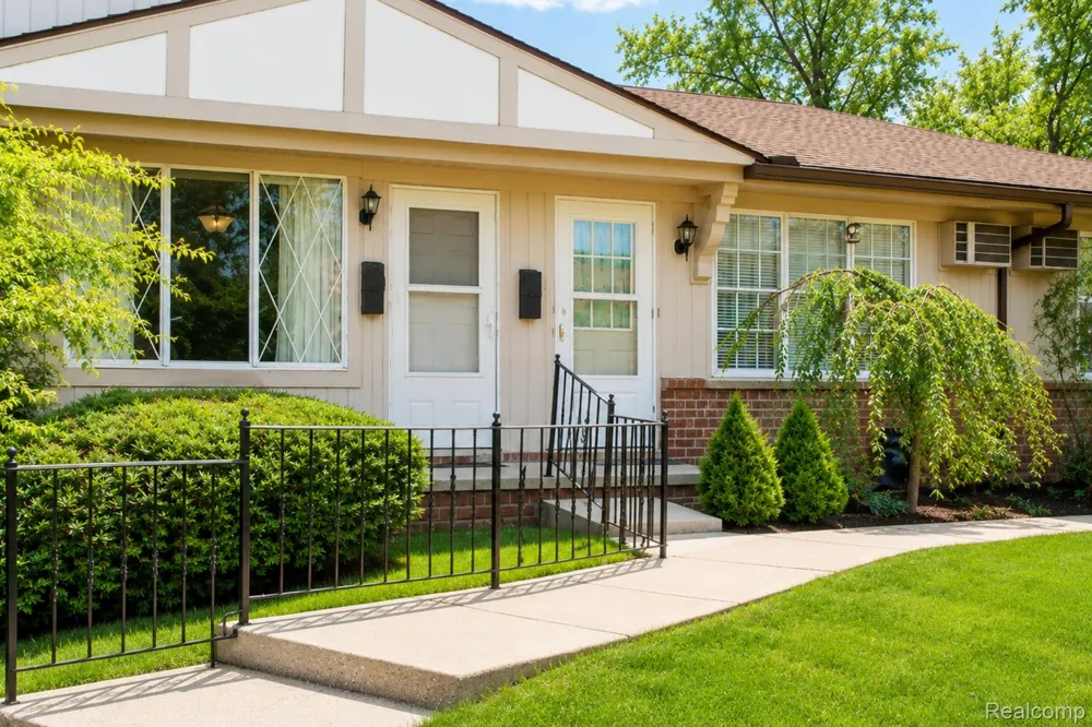 61227 Heritage South Lyon City, MI 48178