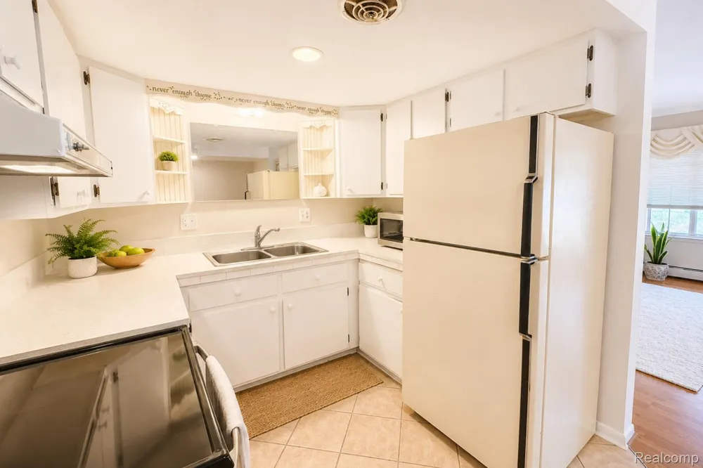 61227 Heritage South Lyon City, MI 48178