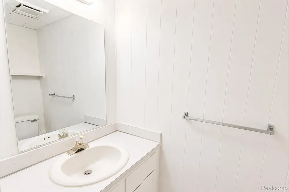 61227 Heritage South Lyon City, MI 48178