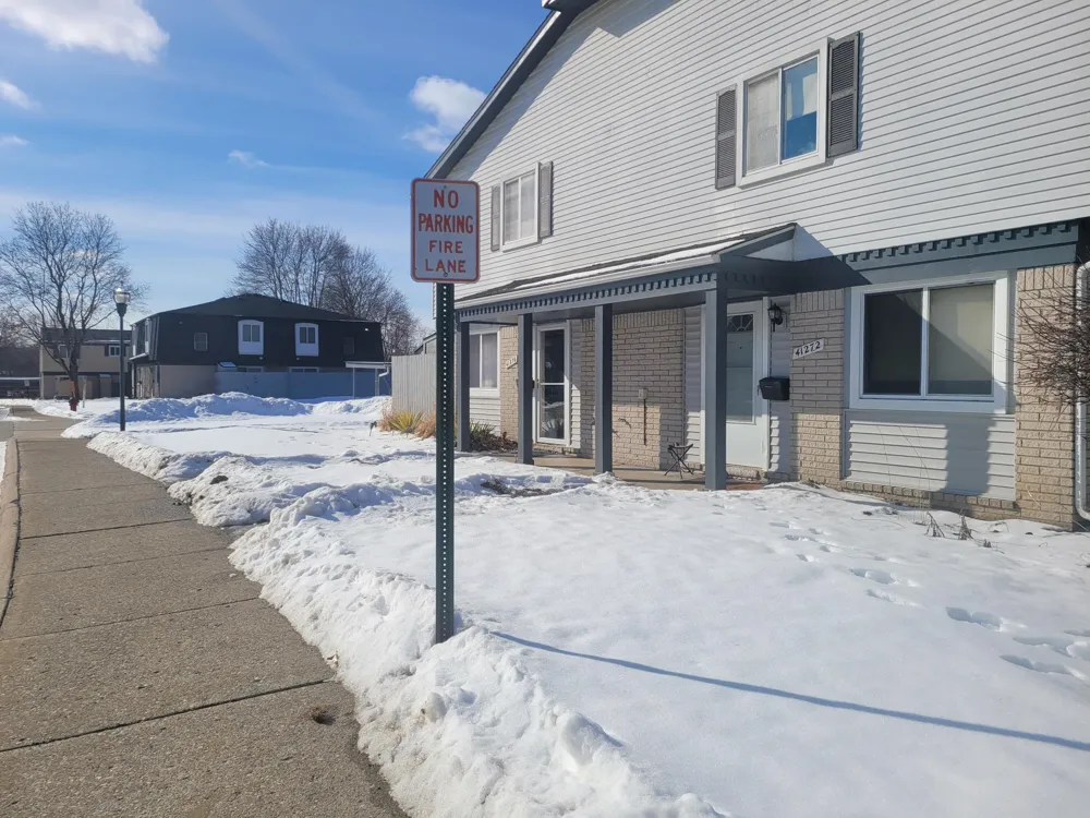 41276 Woodbury Green Drive Belleville, MI 48111