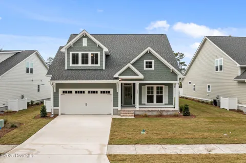 128 Pine View Boulevard