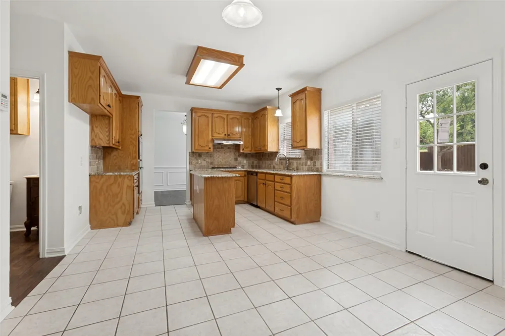 304 Elizabeth Trail Murphy, TX 75094