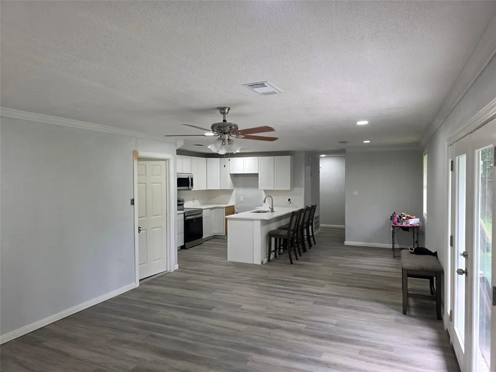 118 Outlook Drive Houston, TX 77034