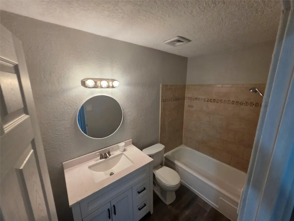 118 Outlook Drive Houston, TX 77034