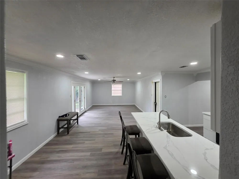 118 Outlook Drive Houston, TX 77034