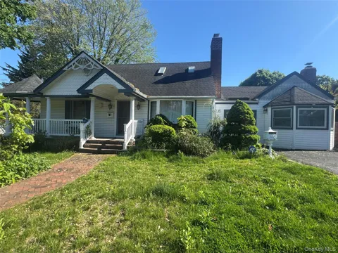 7 Dawes Avenue
