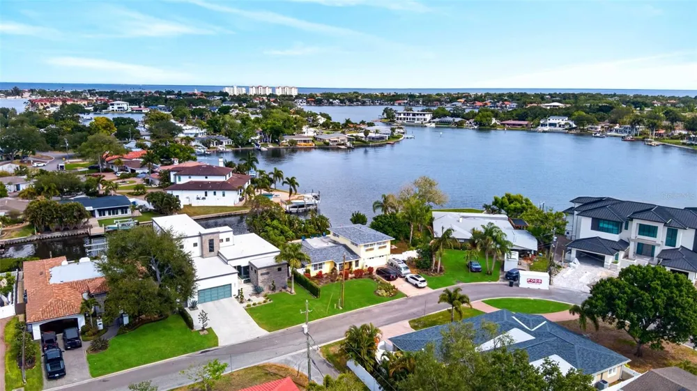 874 PLACIDO WAY NE St Petersburg, FL 33704