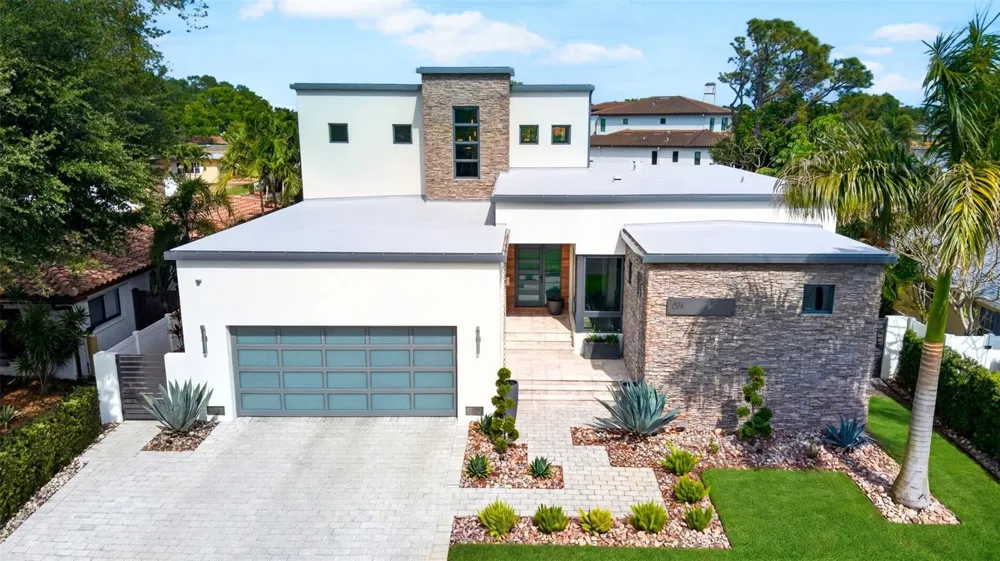 874 PLACIDO WAY NE St Petersburg, FL 33704