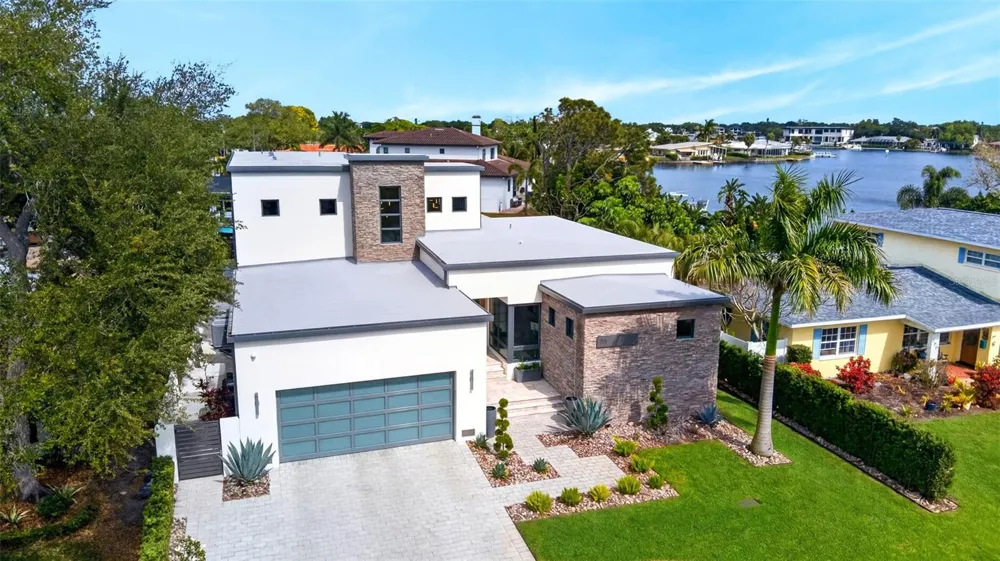 874 PLACIDO WAY NE St Petersburg, FL 33704