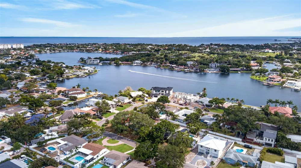 874 PLACIDO WAY NE St Petersburg, FL 33704