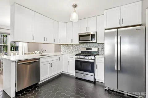 1608 Cypress Lane #8