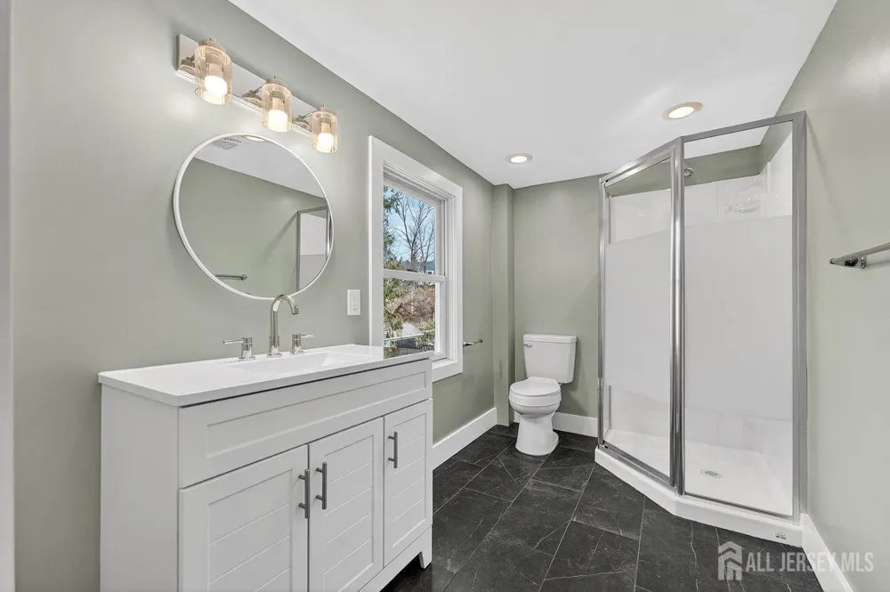 28 Old Clinton Road Raritan, NJ 08822