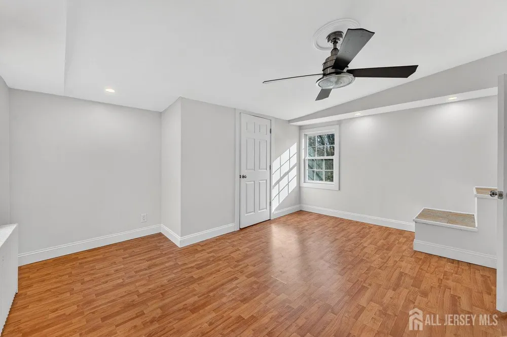 28 Old Clinton Road Raritan, NJ 08822