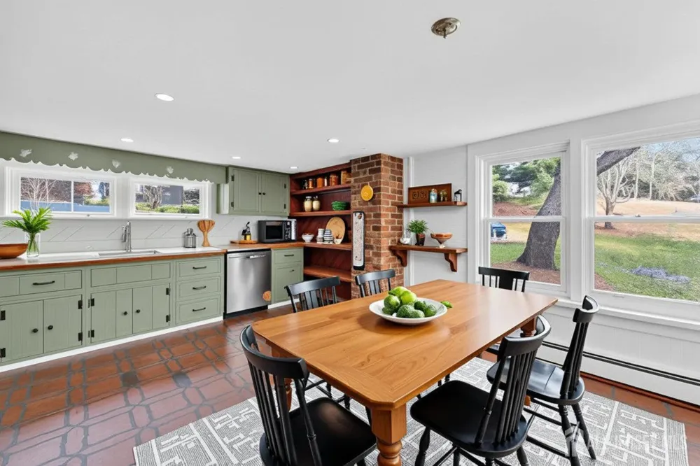 28 Old Clinton Road Raritan, NJ 08822