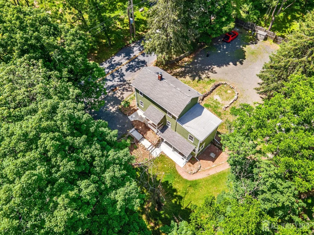 28 Old Clinton Road Raritan, NJ 08822