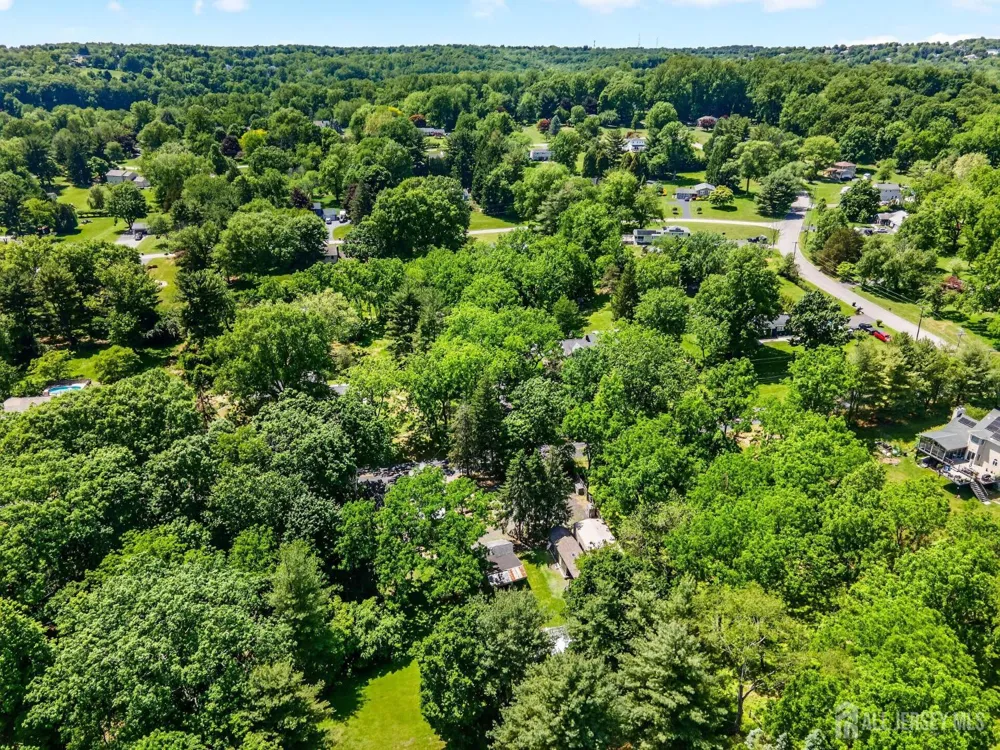 28 Old Clinton Road Raritan, NJ 08822