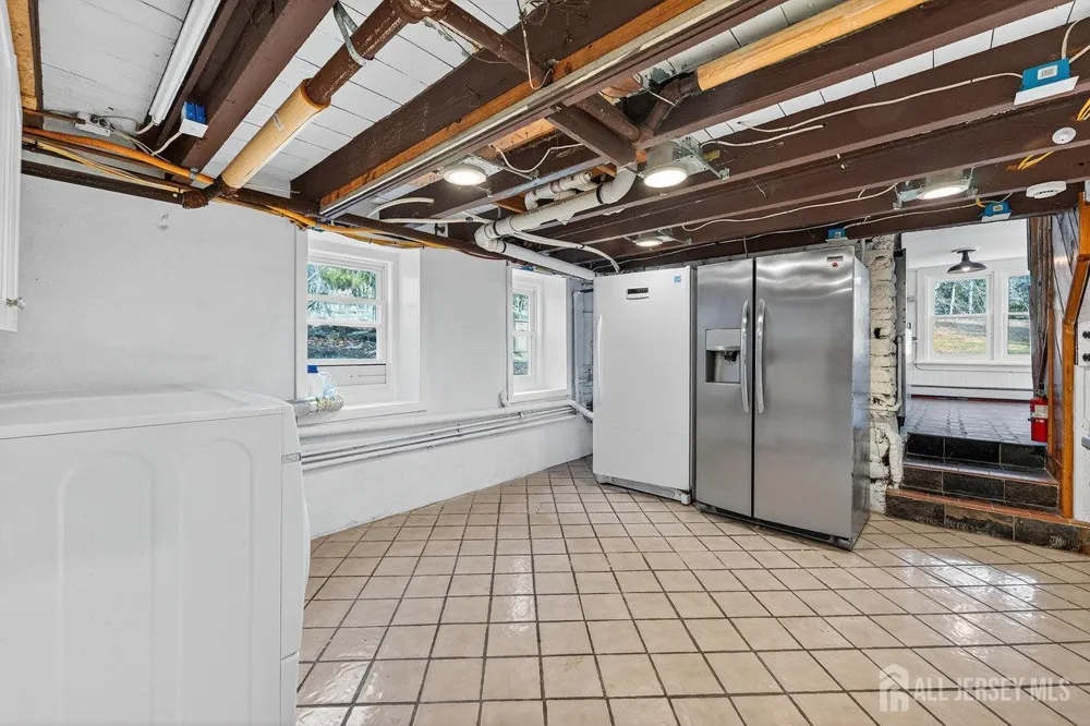 28 Old Clinton Road Raritan, NJ 08822