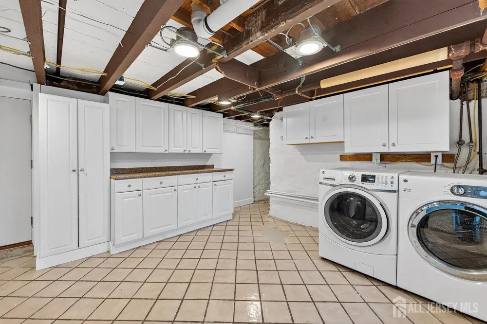 28 Old Clinton Road Raritan, NJ 08822
