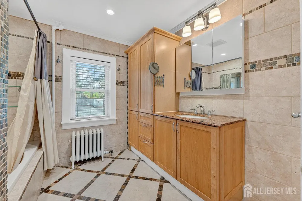 28 Old Clinton Road Raritan, NJ 08822