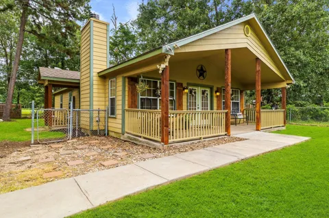 819 Hidden Oaks Drive