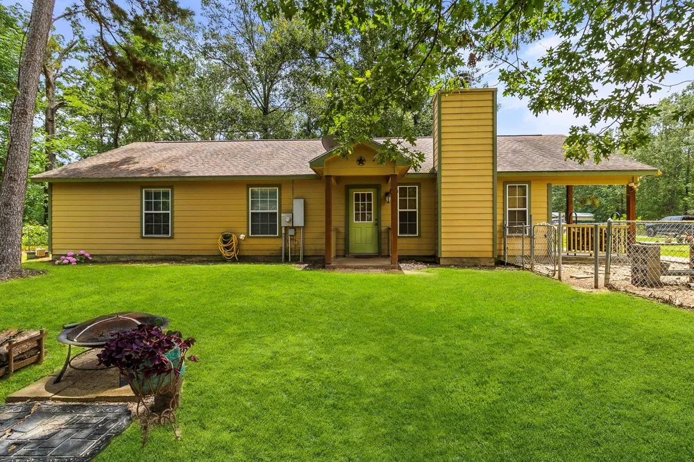 819 Hidden Oaks Drive Point Blank, TX 77364