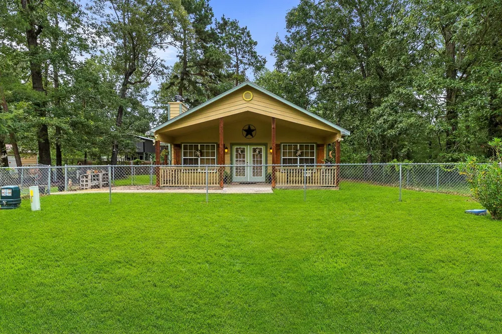 819 Hidden Oaks Drive Point Blank, TX 77364