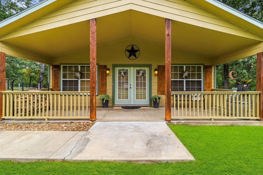 819 Hidden Oaks Drive Point Blank, TX 77364