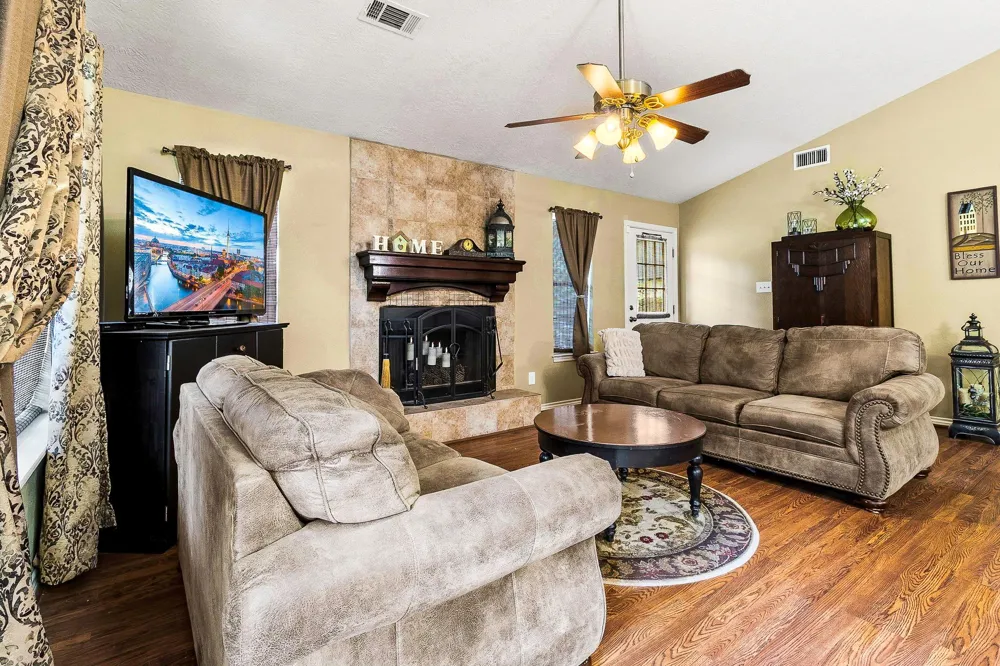 819 Hidden Oaks Drive Point Blank, TX 77364