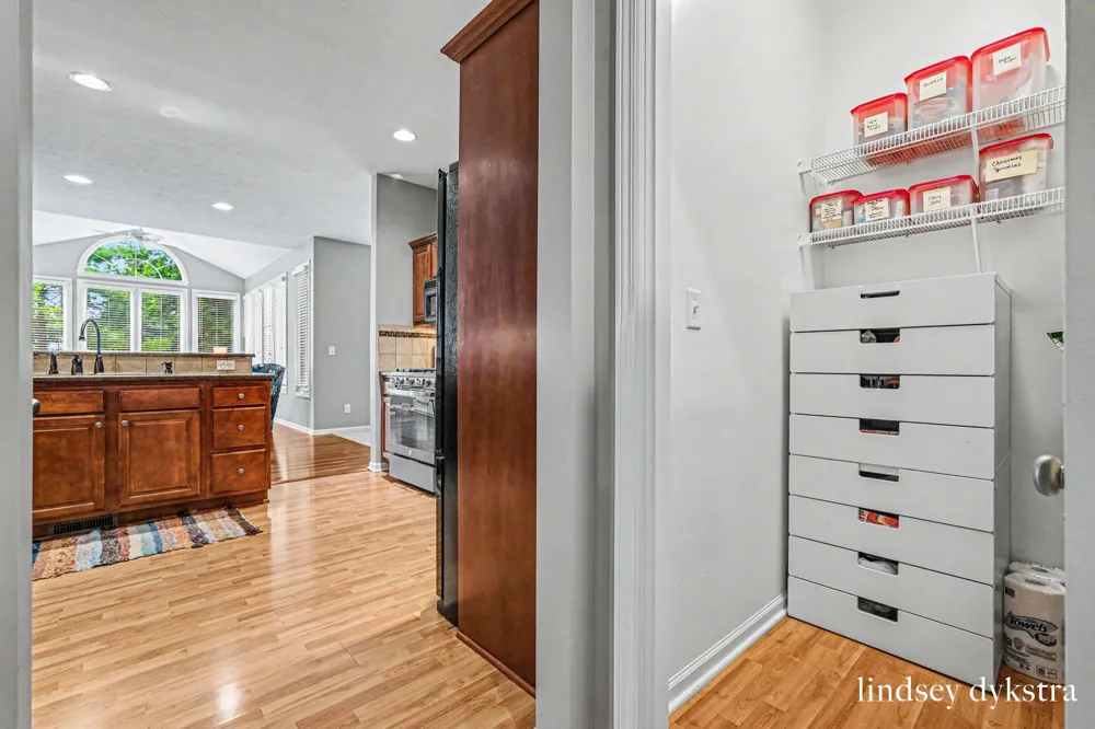 2320 Red Oak Court NW Grand Rapids, MI 49504