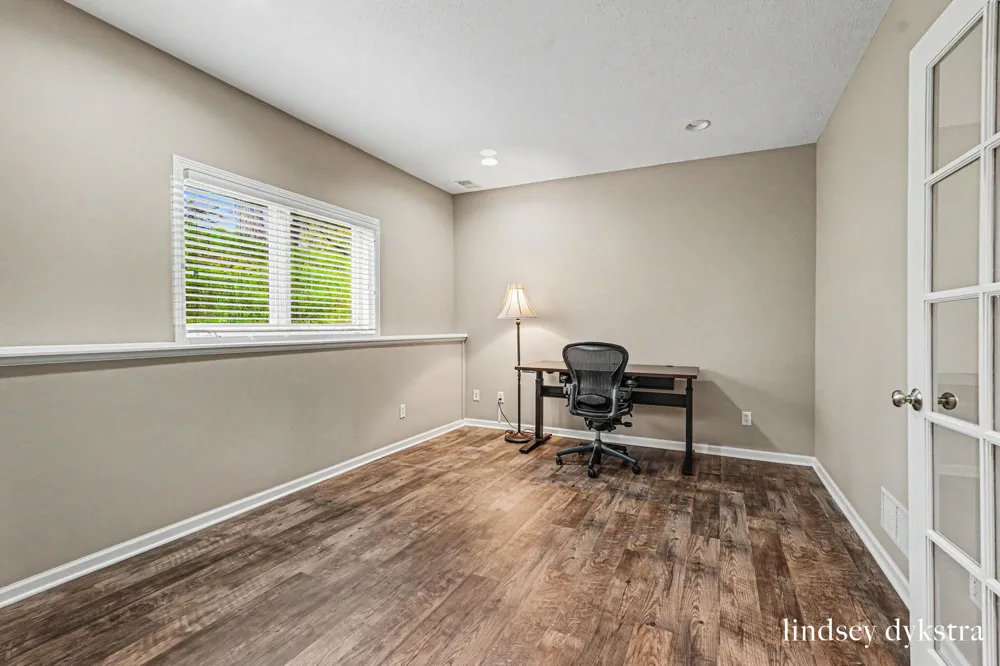 2320 Red Oak Court NW Grand Rapids, MI 49504