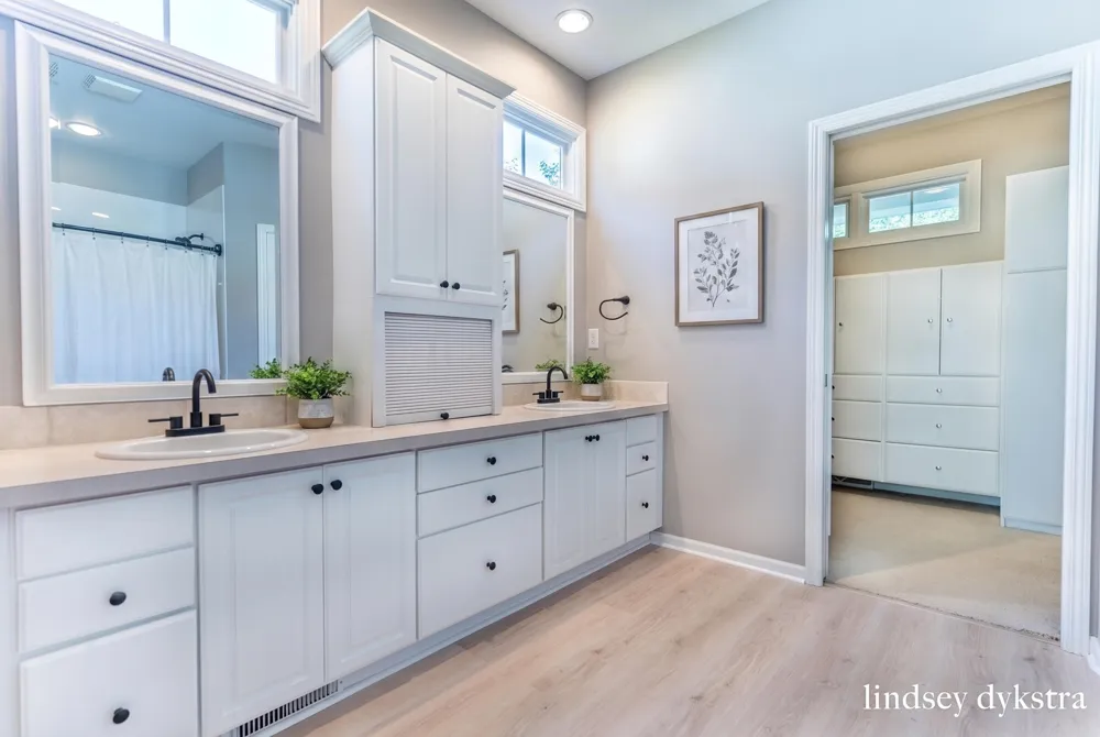 2320 Red Oak Court NW Grand Rapids, MI 49504