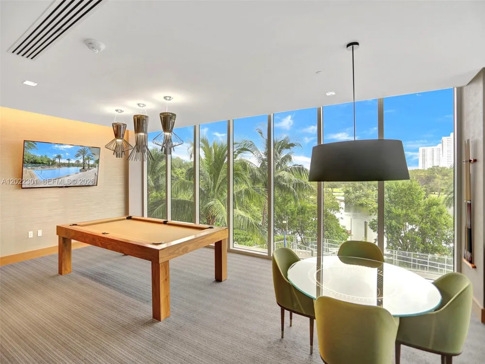 16385 Biscayne Blvd #403 North Miami Beach, FL 33160