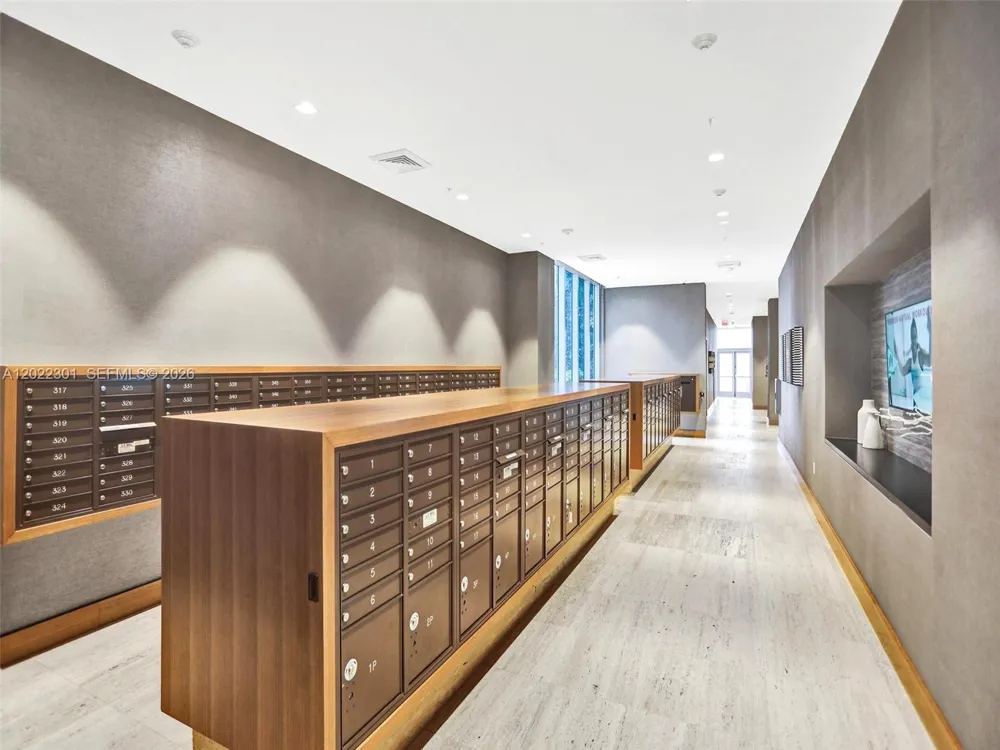 16385 Biscayne Blvd #403 North Miami Beach, FL 33160