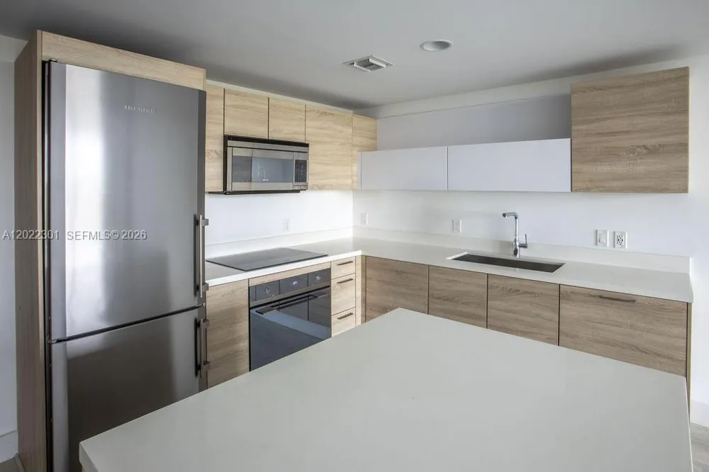 16385 Biscayne Blvd #403 North Miami Beach, FL 33160