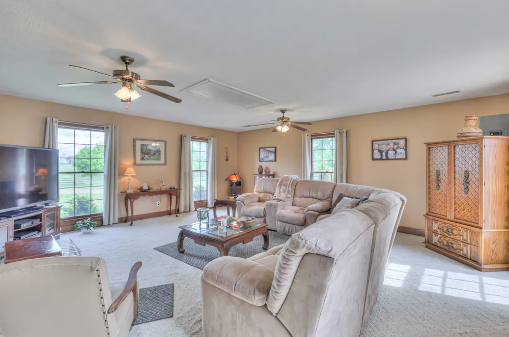 117 Brights Ln Gallatin, TN 37066